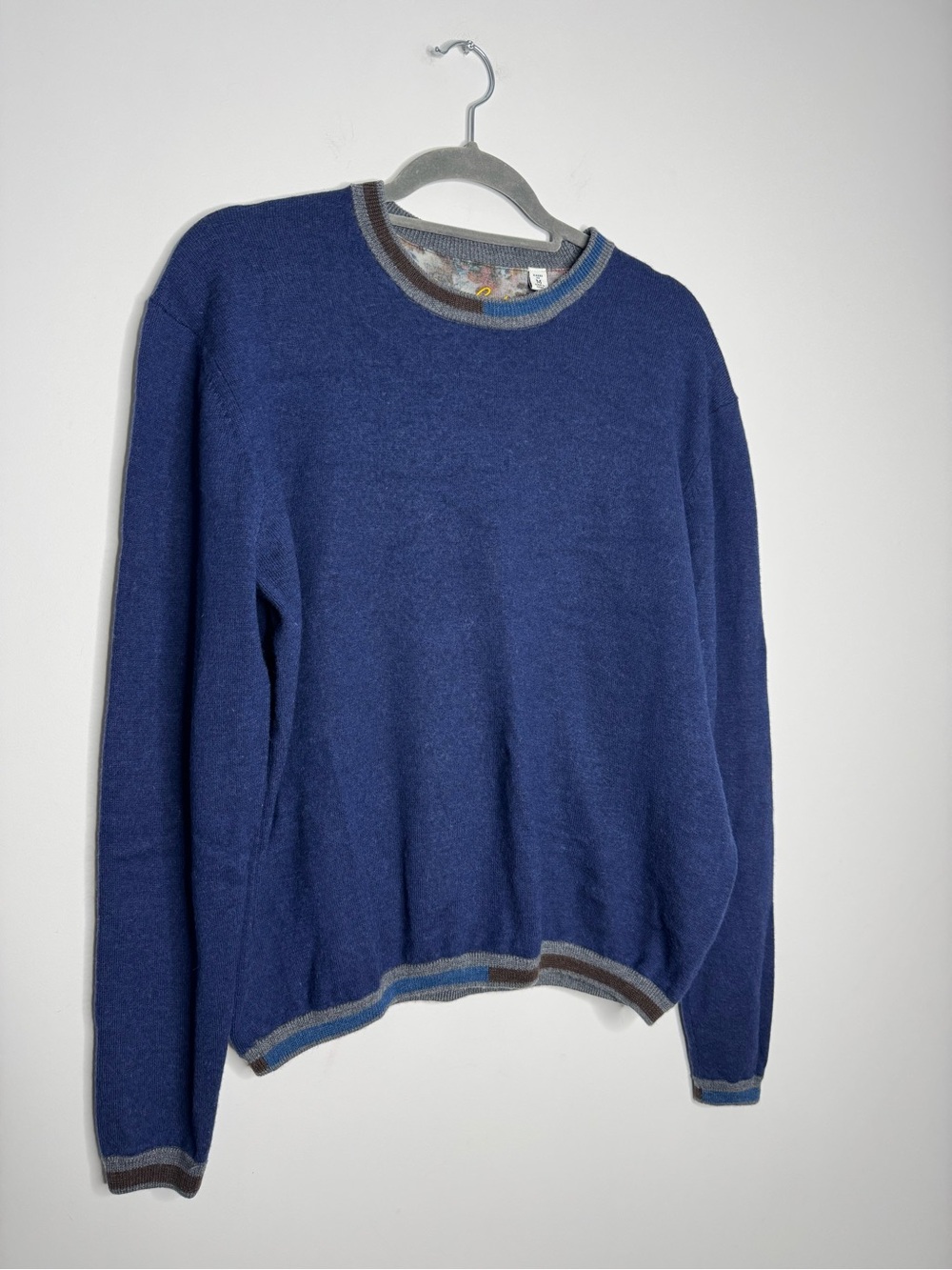 Robert Graham Sweater 100% Wool Size medium Classic Fit Blue Pullover Jumper